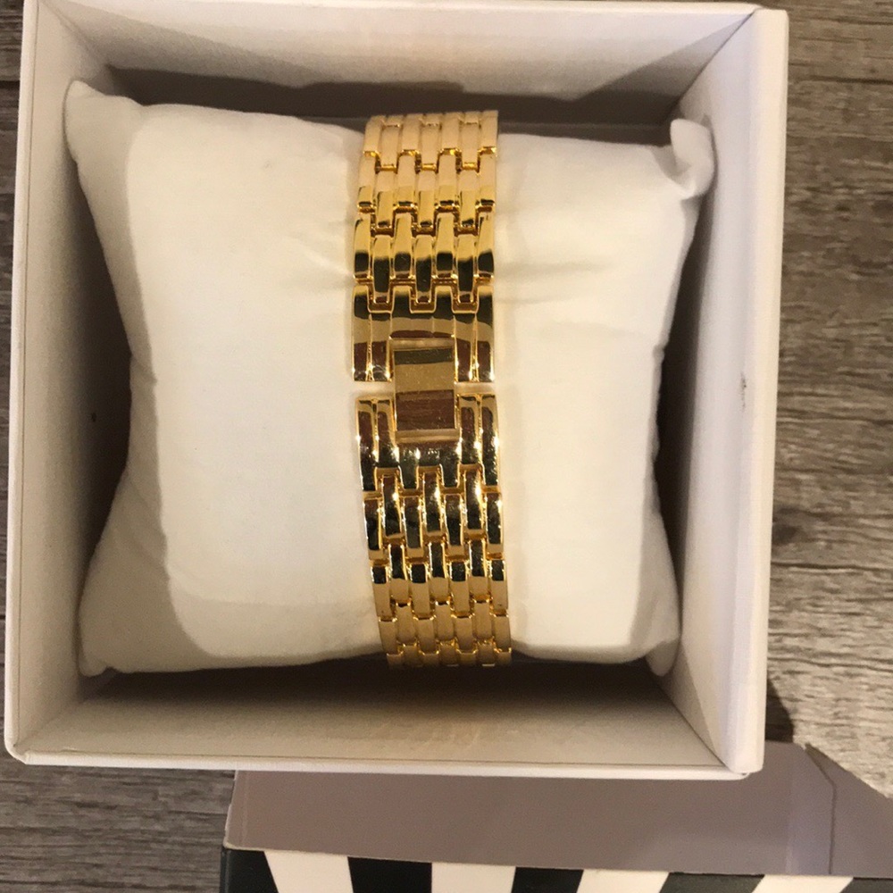 Boum Women’s Gold Watch - Picture 3 of 5
